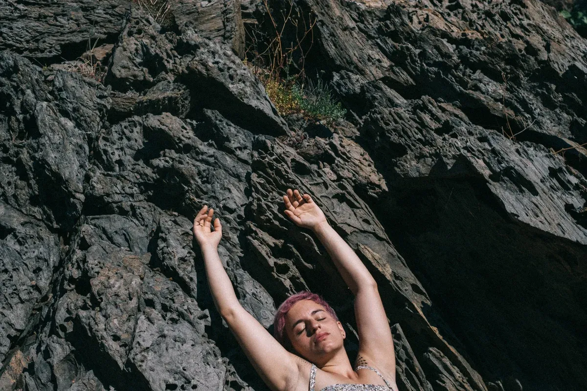 A film still from the outdoor sex adult film 'La Mujer y El Pescador' on Else Cinema by Erika Lust