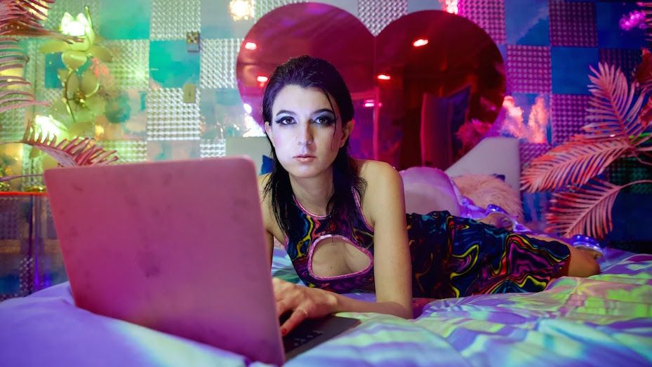 Camgirl author Isa Mazzei